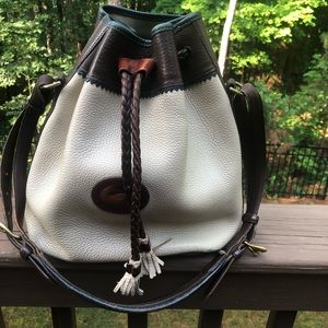 Dooney & Bourke bucket purse cream
